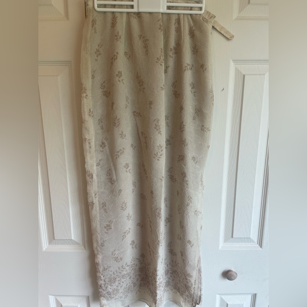 Floral A line sheet and satin skirt Josephine Chaus